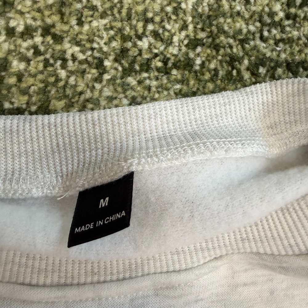 SHEIN crewneck sweatshirt - Picture 4 of 4